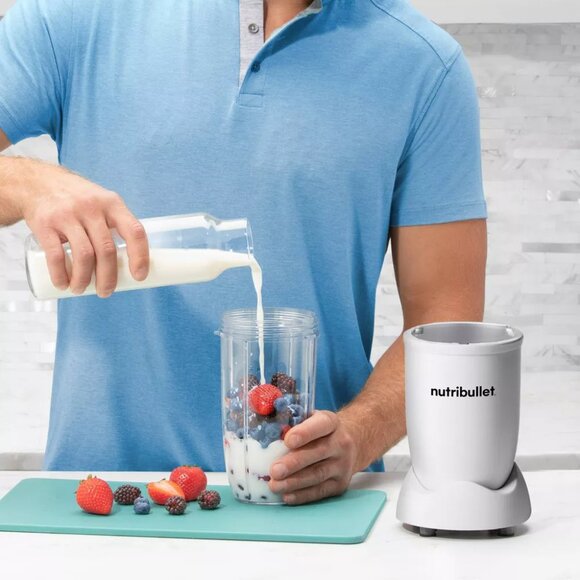 Nutribullet Pro 900 Series - Matte White: 900-Watt Personal Blender - Picture 6 of 10